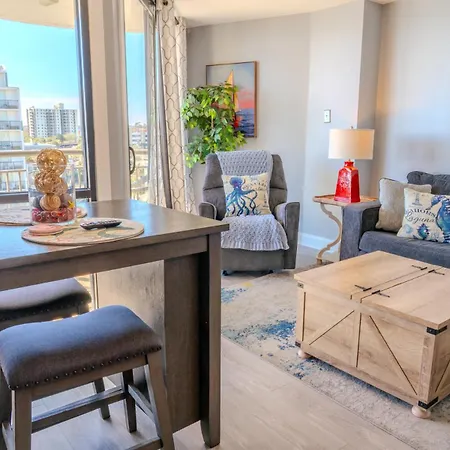 Ocean View Double Suite! Sleeps 4 Meridian Plaza 705